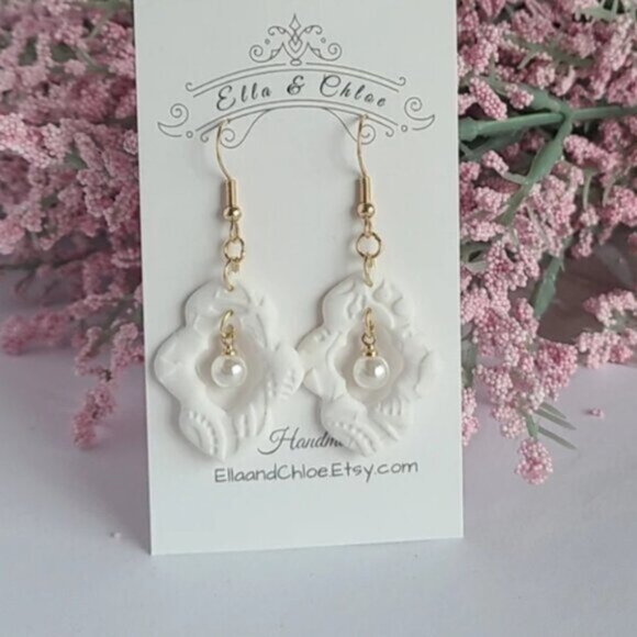 White Embossed Gold Plated Pearl Drop Lightweight Summer Bridal Dangle Earrings - Picture 4 of 6